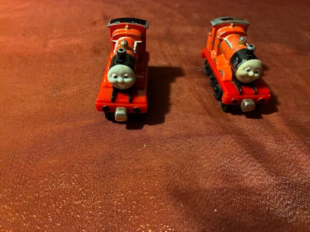 Thomas & Friends James Train Engine Lot 2 Red Diecast Character Pullback Toy